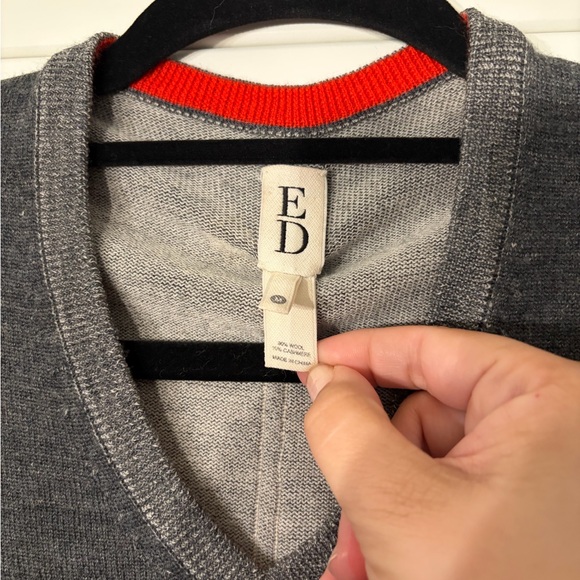 Ellen Degeneres Women's Gray V-Neck Sweater - Picture 3 of 3